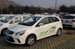 The parking fee of 100 yuan is difficult for users. Are time-sharing rental cars still gathering dus