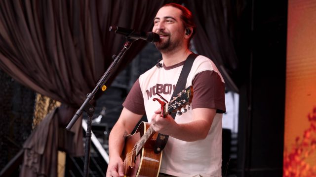 Noah Kahan Pleads for Respect 