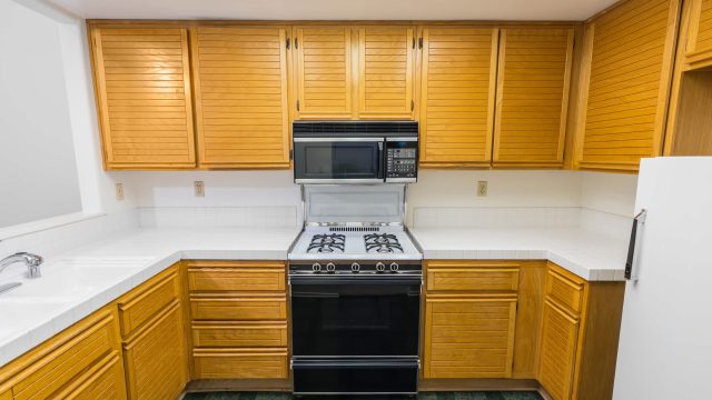 Revitalize Your Kitchen: Creative Ways to Update Oak Cabinets