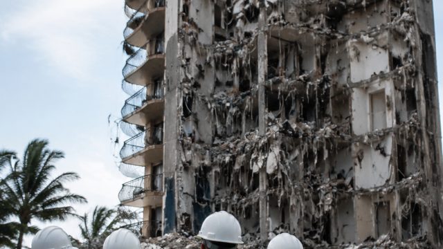 Investigation Reveals Gradual Collapse of Florida Condo: A Cautionary Tale