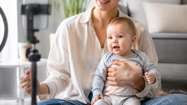 The Rise of 'Mummymaxxing': Ho